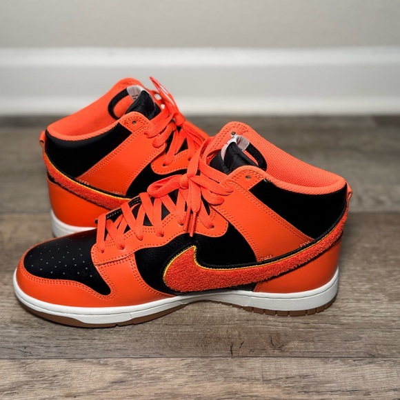 Nike Dunk High "Chenille Swoosh” 'Safety Orange' Size 10 - Picture 4 of 11